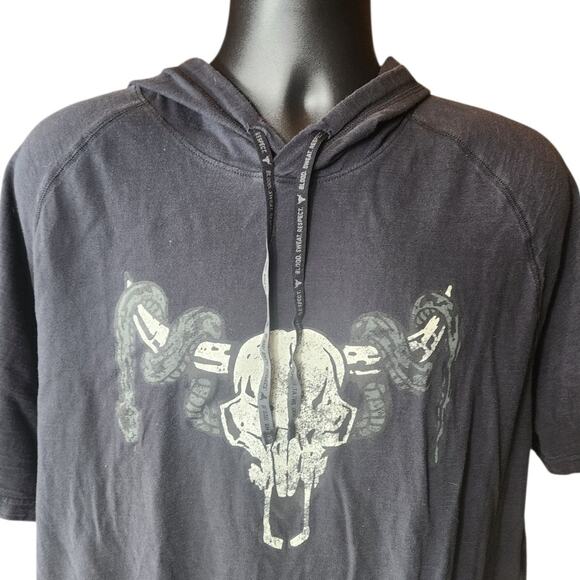 Under Armour Project Rock Hoodie Men XXL Bull Skull Graphic Short Sleeve Loose - Picture 1 of 16